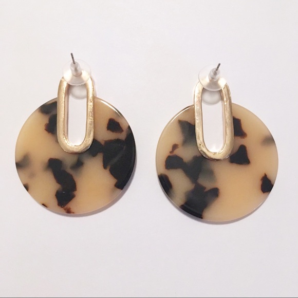 Light Tortoise Acrylic Circle Drop Stud Earrings - Picture 3 of 6